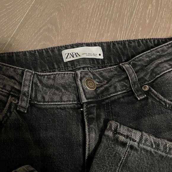 Women’s Zara Straight Leg Black Jean - Picture 2 of 4